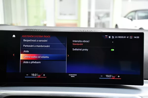 BMW Řada 3 320D xDrive M-SPORT ČR 1.M - foto 35