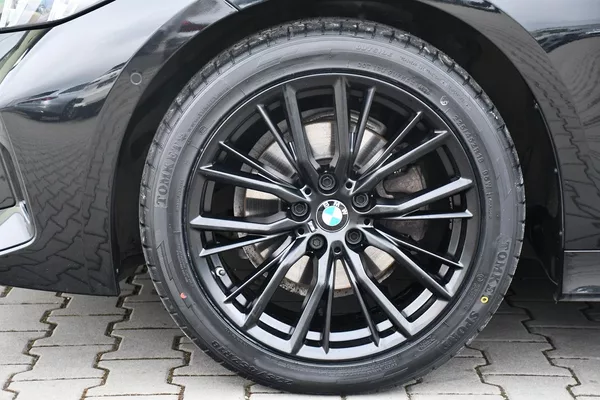 BMW Řada 3 320D xDrive M-SPORT ČR 1.M - foto 42