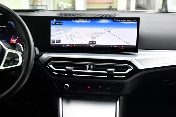 BMW Řada 3 320D xDrive M-SPORT ČR 1.M - foto 7