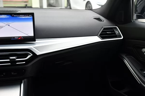 BMW Řada 3 320D xDrive M-SPORT ČR 1.M - foto 8