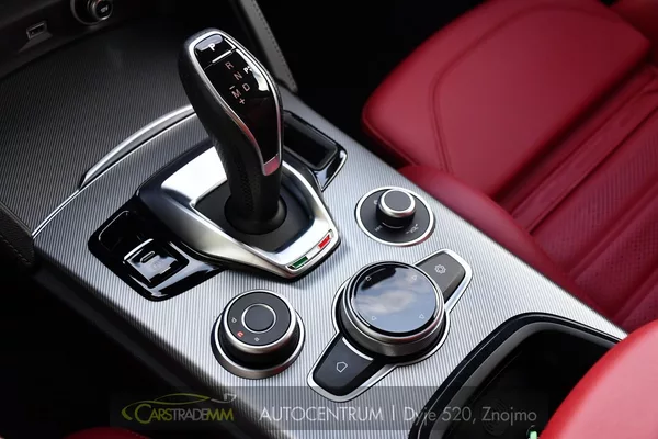Alfa Romeo Stelvio 2.0T 16V 206kW VELOCE AT8 Q4 - foto 28