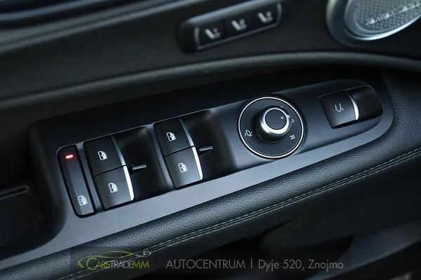 Alfa Romeo Stelvio 2.2D 16V 154kW Veloce AT8-Q4 - foto 25