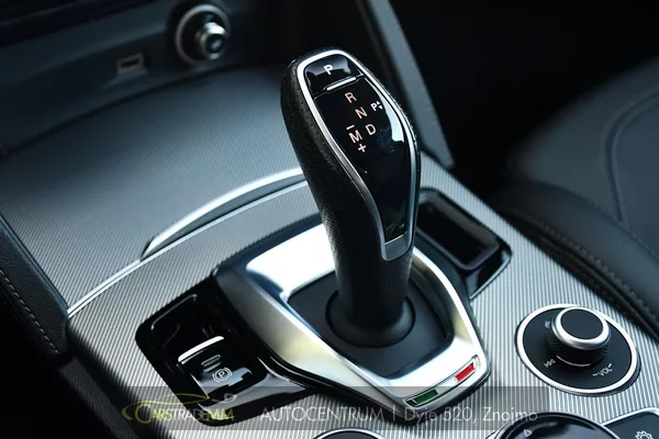 Alfa Romeo Stelvio 2.2D 16V 154kW Veloce AT8-Q4 - foto 34