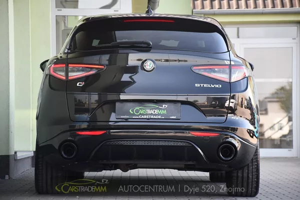 Alfa Romeo Stelvio 2.2D 16V 154kW Veloce AT8-Q4 - foto 4