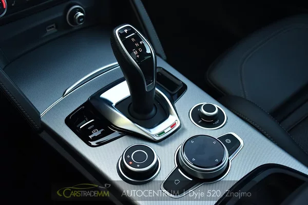 Alfa Romeo Stelvio 2.0 Turbo 16V 206kW Veloce AT8 - foto 29