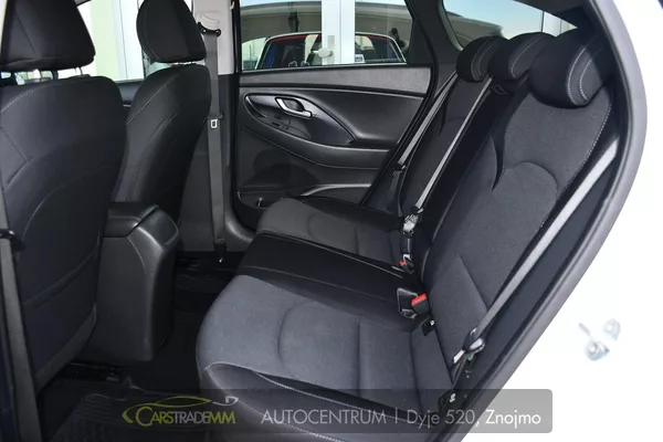 Hyundai i30 1,6CRDi STYLE AUTOMAT - foto 13
