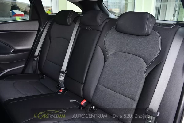 Hyundai i30 1,6CRDi STYLE AUTOMAT - foto 14