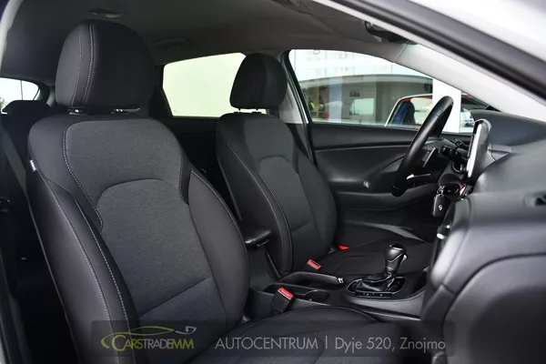 Hyundai i30 1,6CRDi STYLE AUTOMAT - foto 17