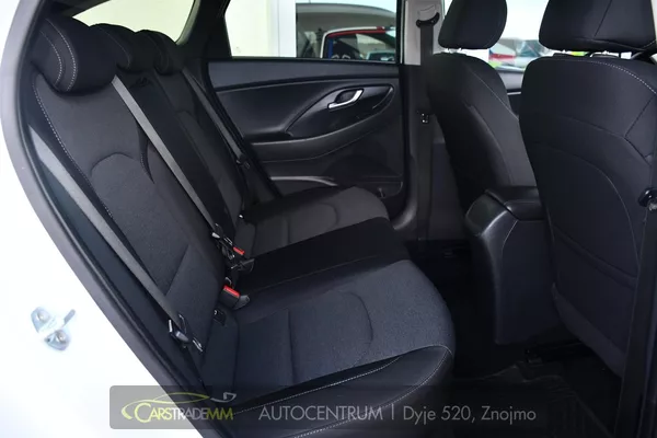 Hyundai i30 1,6CRDi STYLE AUTOMAT - foto 18
