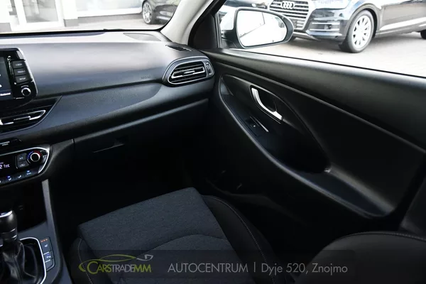 Hyundai i30 1,6CRDi STYLE AUTOMAT - foto 23