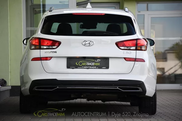 Hyundai i30 1,6CRDi STYLE AUTOMAT - foto 4