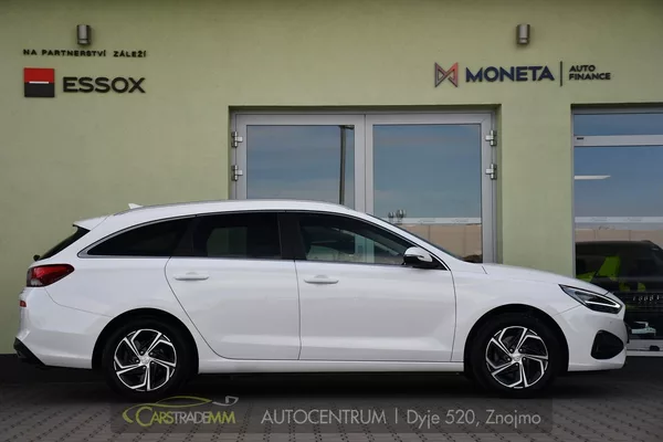 Hyundai i30 1,6CRDi STYLE AUTOMAT - foto 6