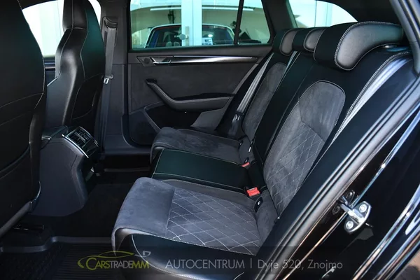 Škoda Superb 2,0TDI SPORTLINE DSG ČR 1.MAJ - foto 13