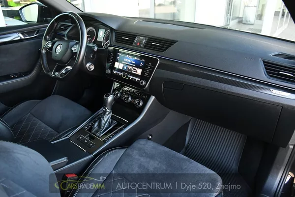 Škoda Superb 2,0TDI SPORTLINE DSG ČR 1.MAJ - foto 15