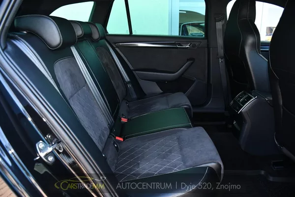 Škoda Superb 2,0TDI SPORTLINE DSG ČR 1.MAJ - foto 18