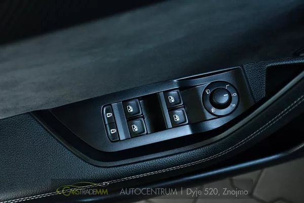 Škoda Superb 2,0TDI SPORTLINE DSG ČR 1.MAJ - foto 23