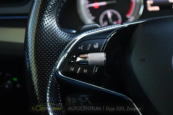 Škoda Superb 2,0TDI SPORTLINE DSG ČR 1.MAJ - foto 27