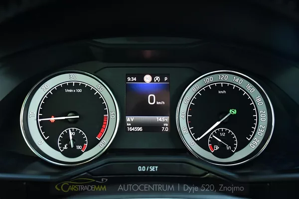 Škoda Superb 2,0TDI SPORTLINE DSG ČR 1.MAJ - foto 30