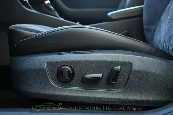 Škoda Superb 2,0TDI SPORTLINE DSG ČR 1.MAJ - foto 33