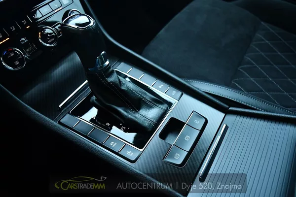 Škoda Superb 2,0TDI SPORTLINE DSG ČR 1.MAJ - foto 34