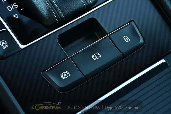 Škoda Superb 2,0TDI SPORTLINE DSG ČR 1.MAJ - foto 37