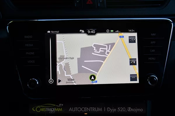 Škoda Superb 2,0TDI SPORTLINE DSG ČR 1.MAJ - foto 41