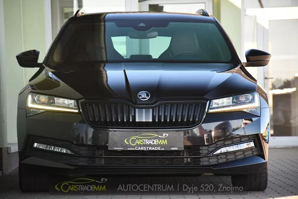 Škoda Superb 2,0TDI SPORTLINE DSG ČR 1.MAJ - foto 8