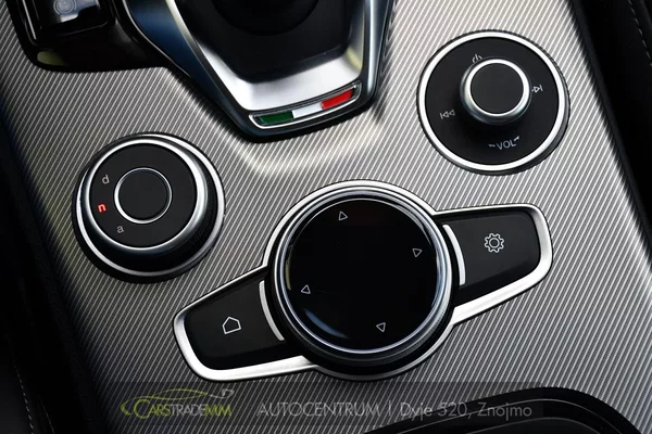 Alfa Romeo Stelvio 2.0 Turbo 16V 206kW Veloce Q4 - foto 35