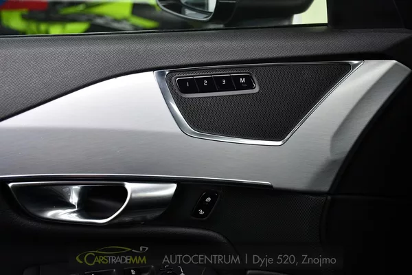 Volvo XC90 D5 AWD MOMENTUM ČR - foto 26