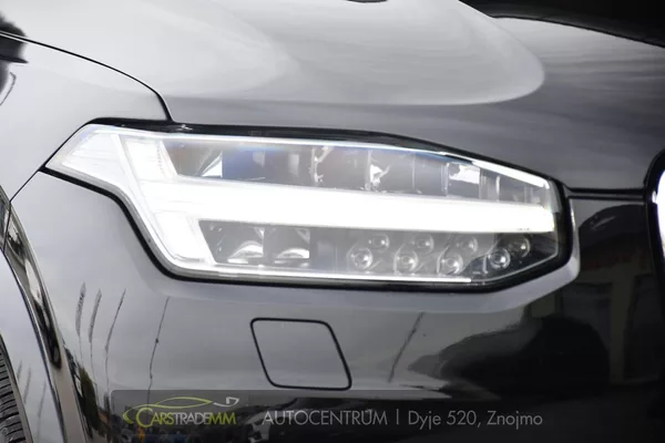 Volvo XC90 D5 AWD MOMENTUM ČR - foto 37