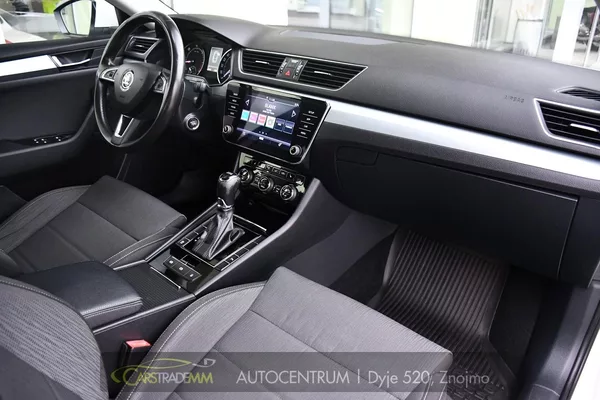 Škoda Superb - foto 16