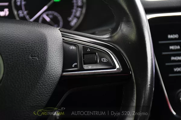 Škoda Superb - foto 31