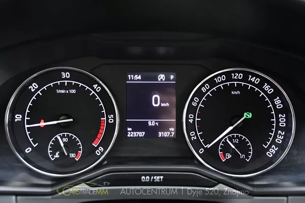 Škoda Superb - foto 33