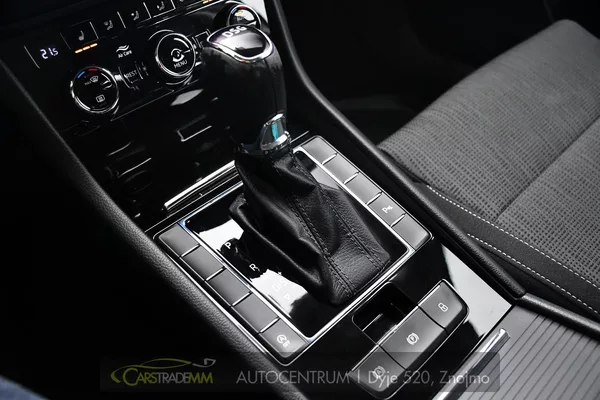 Škoda Superb - foto 37