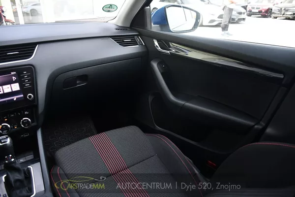 Škoda Octavia 1,6 TDI DSG - foto 22