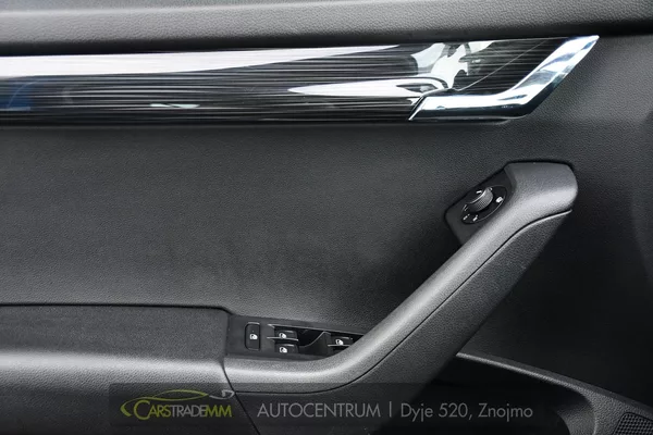 Škoda Octavia 1,6 TDI DSG - foto 26