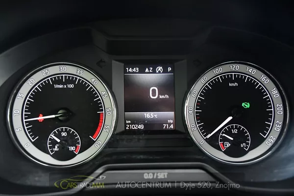 Škoda Octavia 1,6 TDI DSG - foto 31