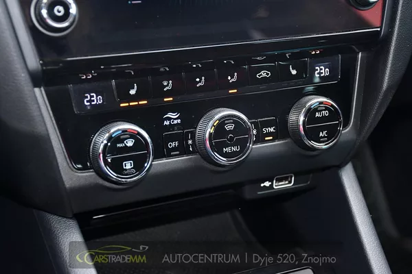 Škoda Octavia 1,6 TDI DSG - foto 33