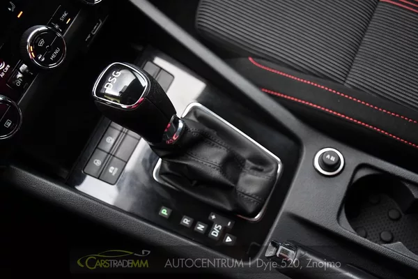 Škoda Octavia 1,6 TDI DSG - foto 35