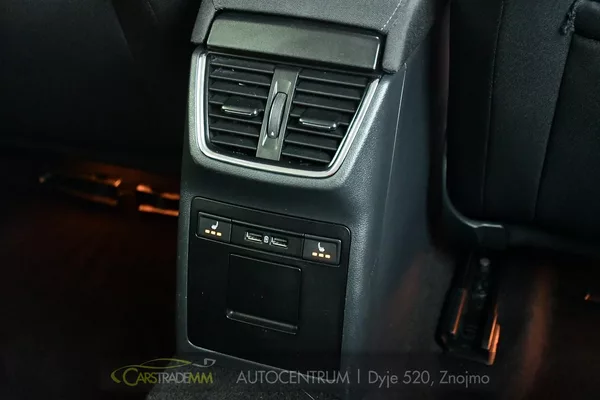 Škoda Octavia 1,6 TDI DSG - foto 46