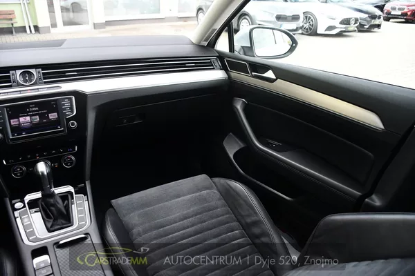 Volkswagen Passat 2,0TDi - foto 24