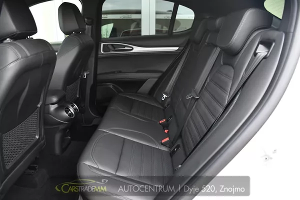 Alfa Romeo Stelvio 2,2D 154kW VELCE AT8-Q4 - foto 12