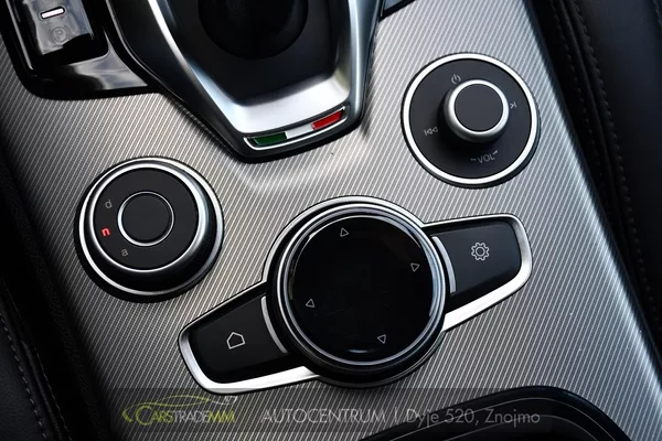 Alfa Romeo Stelvio 2,2D 154kW VELCE AT8-Q4 - foto 34