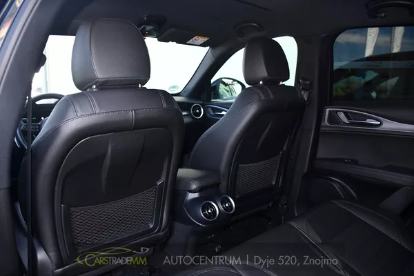 Alfa Romeo Stelvio 2,2 D 16V 210k Veloce AT8-Q4 - foto 12