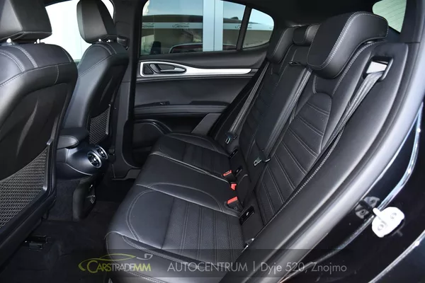 Alfa Romeo Stelvio 2,2 D 16V 210k Veloce AT8-Q4 - foto 13