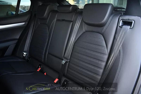 Alfa Romeo Stelvio 2,2 D 16V 210k Veloce AT8-Q4 - foto 14