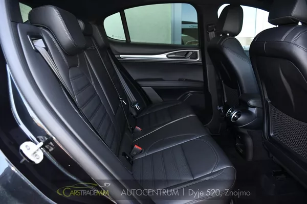 Alfa Romeo Stelvio 2,2 D 16V 210k Veloce AT8-Q4 - foto 18