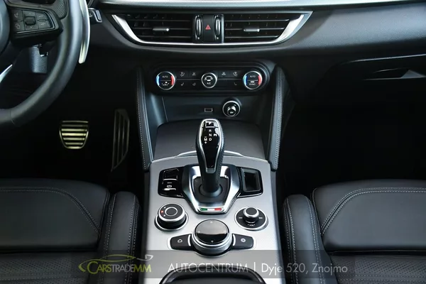 Alfa Romeo Stelvio 2,2 D 16V 210k Veloce AT8-Q4 - foto 22