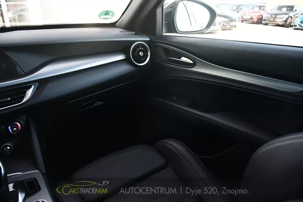 Alfa Romeo Stelvio 2,2 D 16V 210k Veloce AT8-Q4 - foto 23