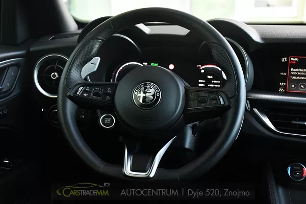 Alfa Romeo Stelvio 2,2 D 16V 210k Veloce AT8-Q4 - foto 27